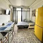 아파트 Modern And Vintage Close To Center