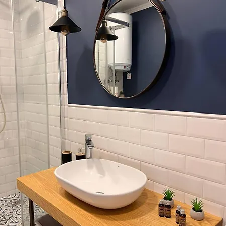 Apartment Modern And Vintage Close To Center